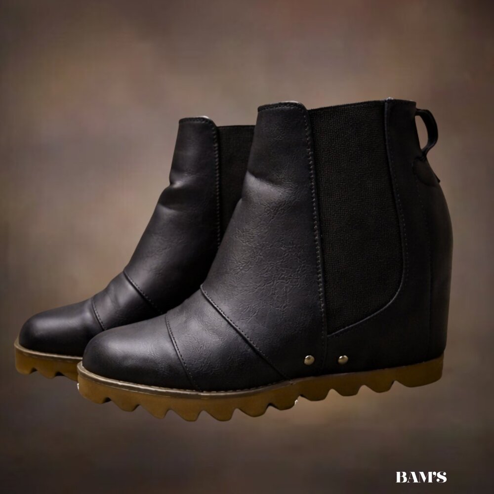 TINSTREE Black Platform Lug Sole Ankle Boots Size 9 Chunky Chelsea